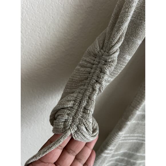 Lucky Brand Women’s Light Weight Sage Green White Knit Blouse Size XS - Picture 3 of 6